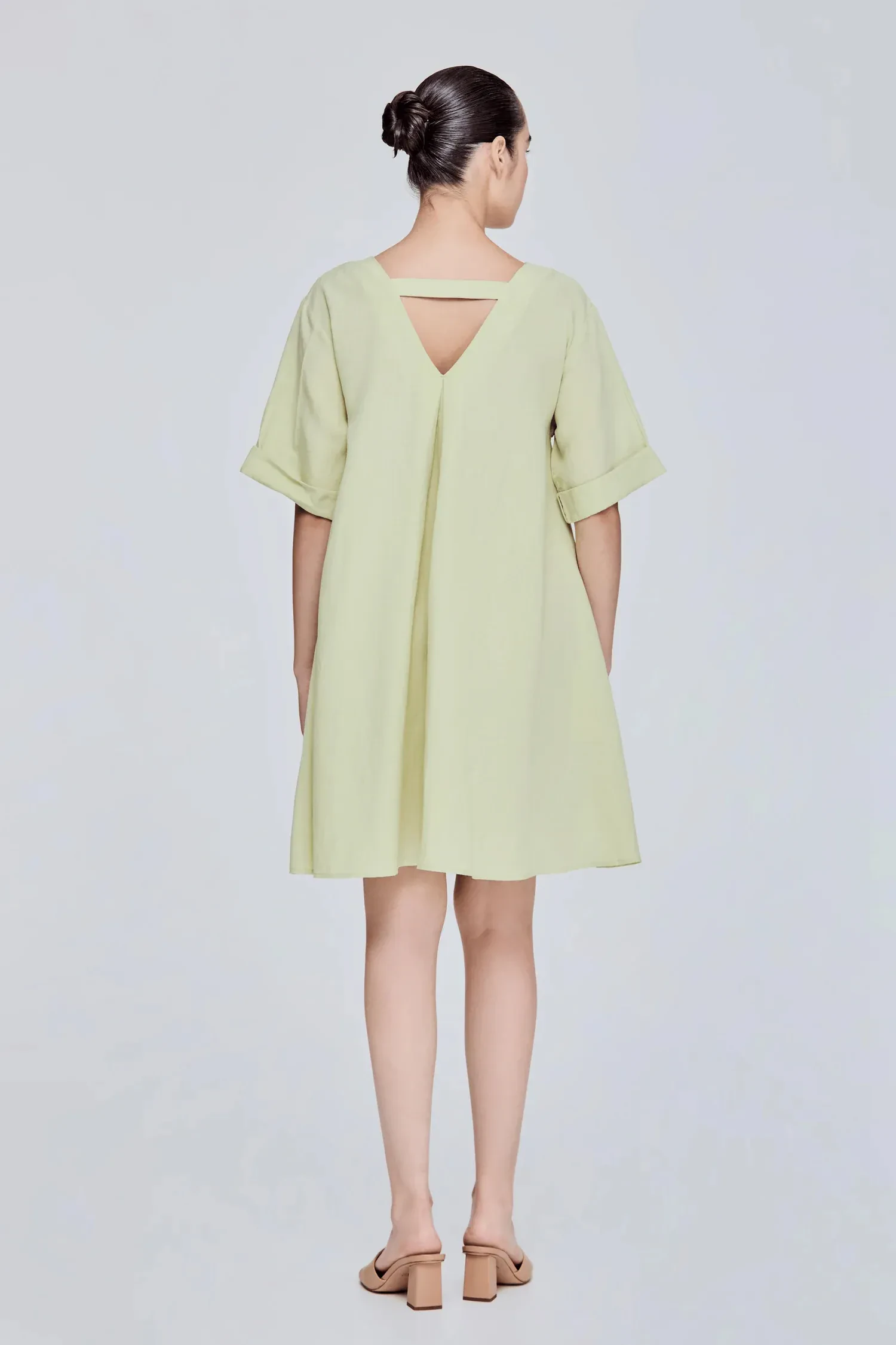 FLOWY LINEN DRESS
