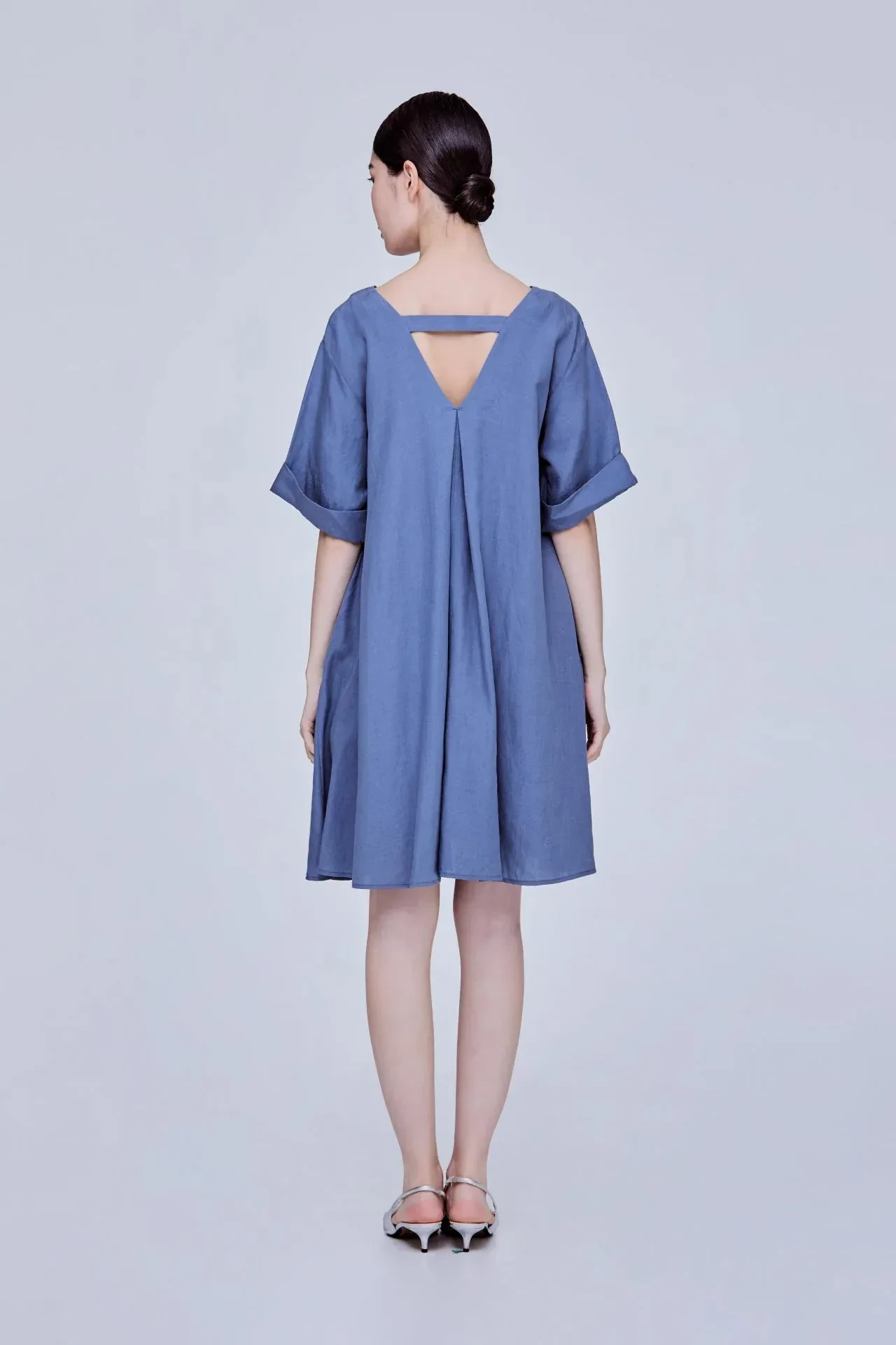 FLOWY LINEN DRESS